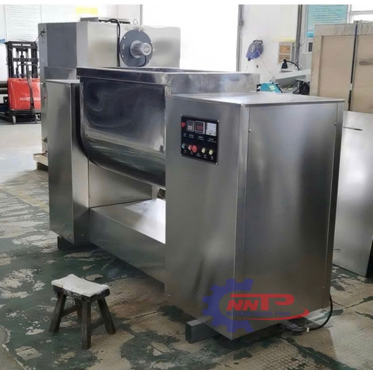 Máy trộn bột nằm ngang