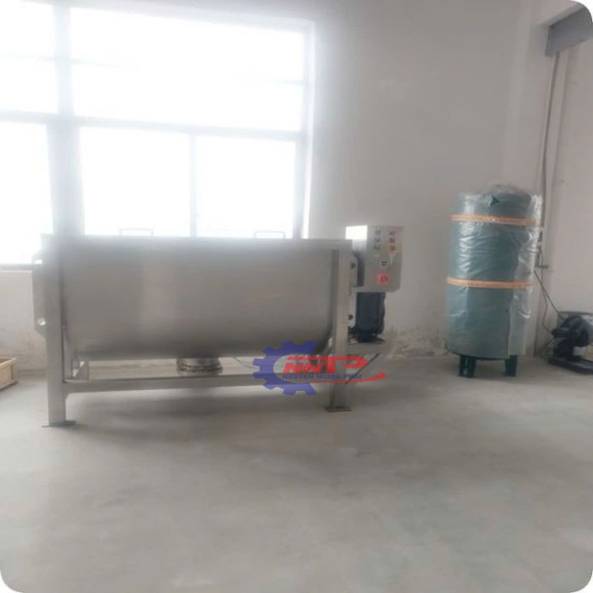 Máy trộn nằm ngang 500 kg