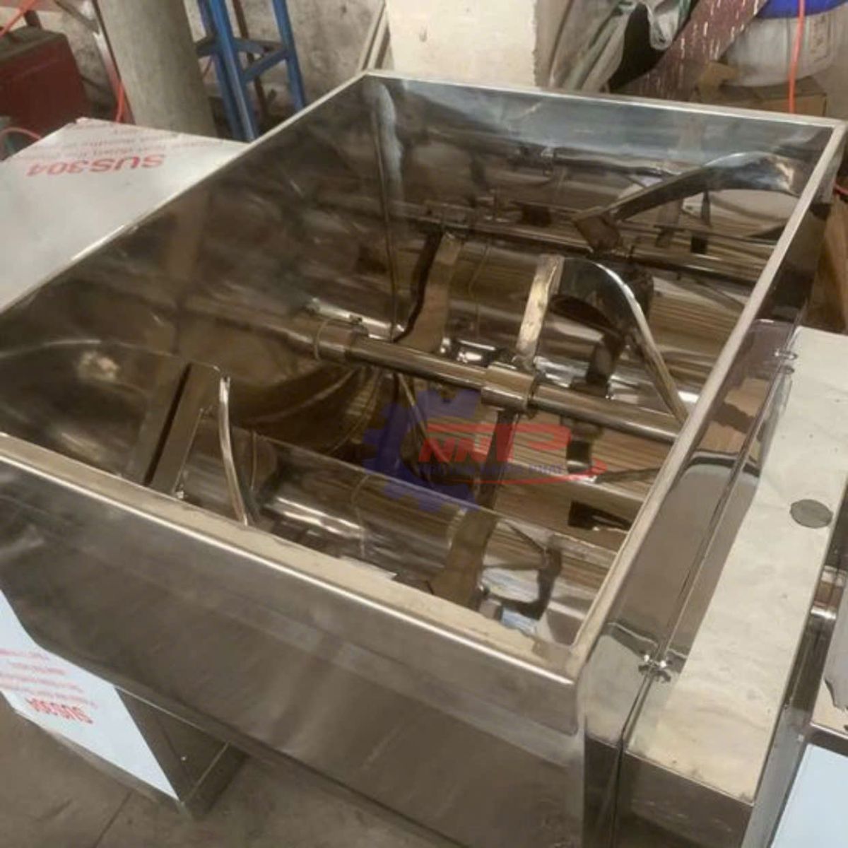 Máy trộn nằm ngang 100kg