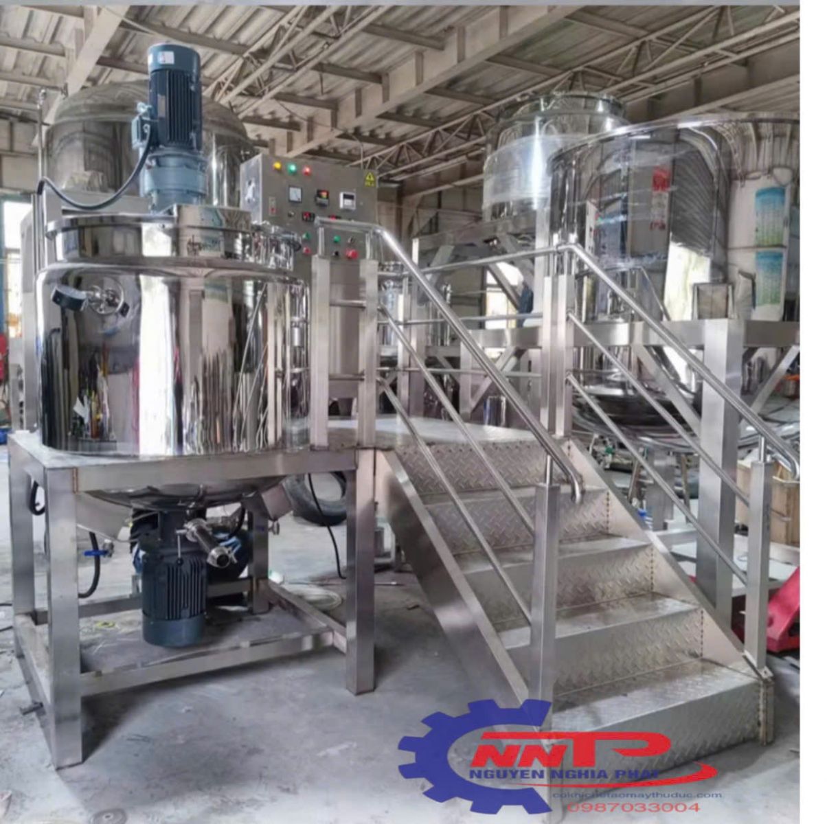 Nồi nấu gia nhiệt có cánh khuấy